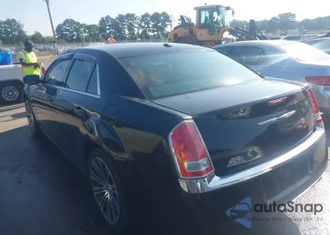 2013 Chrysler 300 300S z USA, uszkodzony, nr VIN 2C3CCABGXDH567813